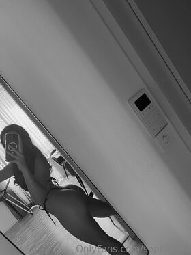 lilloi Nude Leaks OnlyFans Photo 19