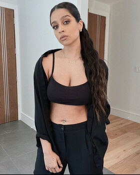 Lilly Singh Nude Leaks OnlyFans Photo 28