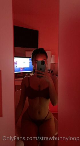 Lily Luen Nude Leaks OnlyFans Photo 13