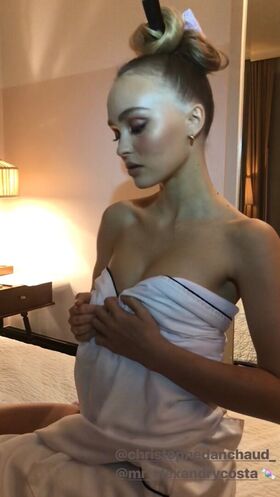 Lily-Rose Depp Nude Leaks OnlyFans Photo 39