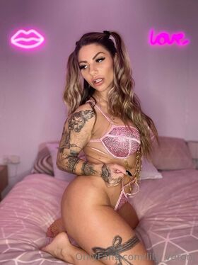 lily_veroni Nude Leaks OnlyFans Photo 27