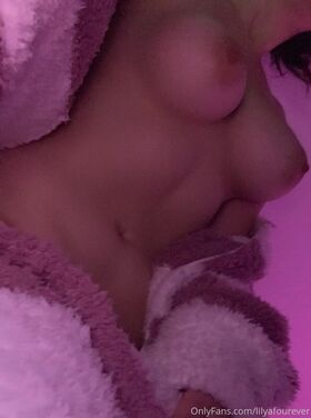 lilyafourever Nude Leaks OnlyFans Photo 9