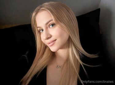 linalws Procurena gola OnlyFans fotografija 25