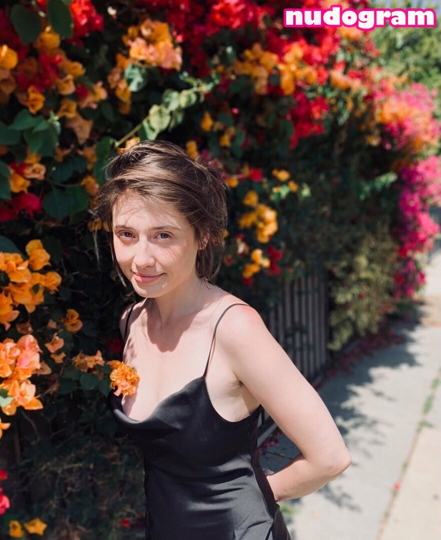 Catch Lindsay Mullan's Hottest Moments