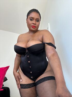 lingerieloungefree Nude Leaks OnlyFans Photo 8