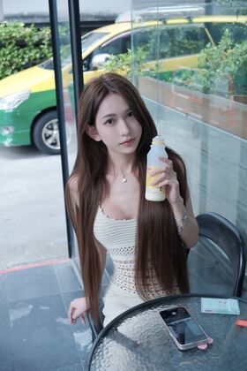 Linyi Nude Leaks OnlyFans Photo 3