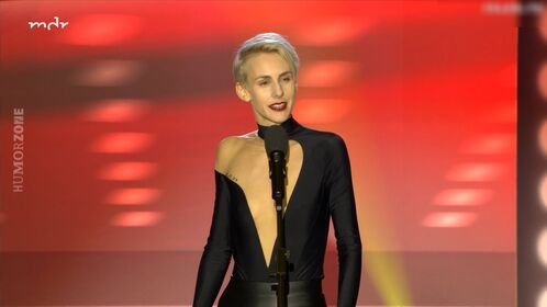 Lisa Eckhart नग्न लीक OnlyFans फोटो 103