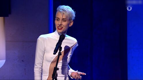 Lisa Eckhart नग्न लीक OnlyFans फोटो 128