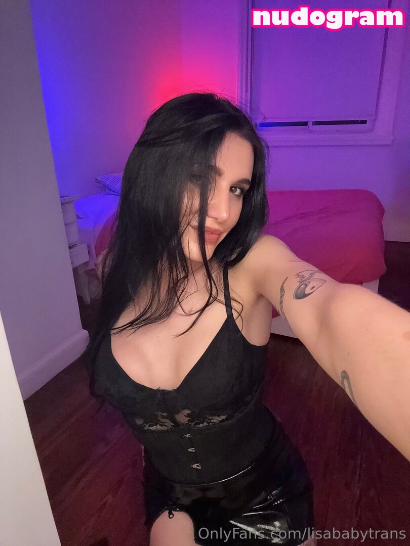 Lisababytrans posing for her hidden admirers