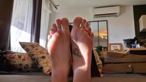 Livie Feet