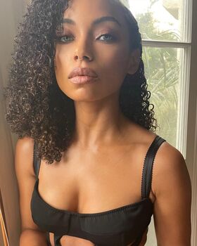 Logan Browning Nude Leaks OnlyFans Photo 16