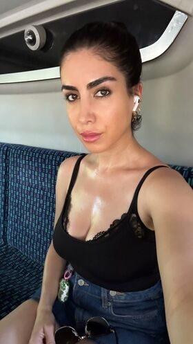 lola_ameri Procurena gola OnlyFans fotografija 20