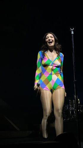 Lorde Nude Leaks OnlyFans Photo 17