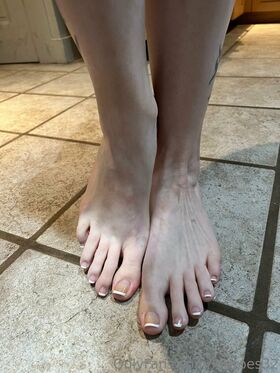 loritoes32 صورة OnlyFans العارية المسربة 10