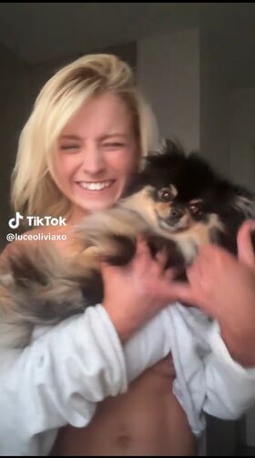 Luceoliviaxo Гола изтичане OnlyFans снимка 1