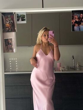 Luceoliviaxo Гола изтичане OnlyFans снимка 7