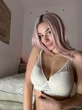 lucia.morris Nude Leaks OnlyFans Photo 35