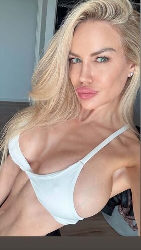 Luciana Salazar Nude Leaks OnlyFans Photo 26