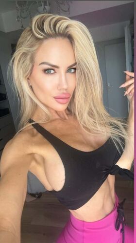 Luciana Salazar Nude Leaks OnlyFans Photo 27