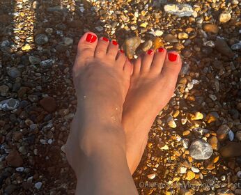 lusciouslovefeet Nude Leaks OnlyFans Photo 2