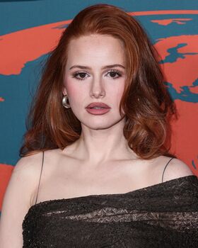 Madelaine Petsch Nude Leaks OnlyFans Photo 231