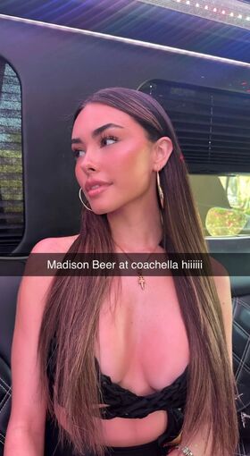 Madison Beer Nude Leaks OnlyFans Photo 4