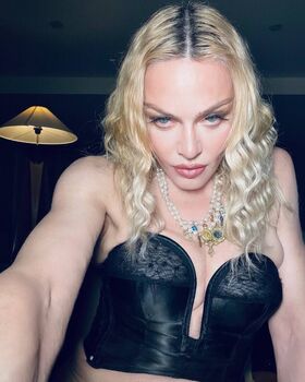 Madonna Nude Leaks OnlyFans Photo 34