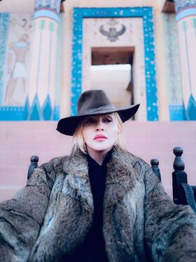 Madonna Fotografie scursă ilegal OnlyFans dezbrăcată 341