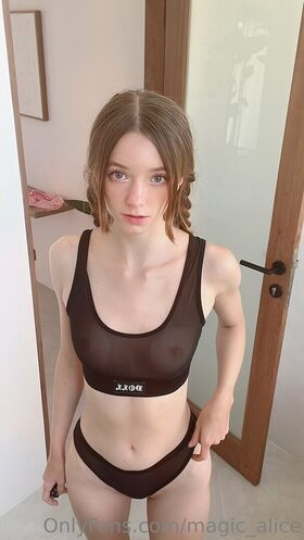 magic_alice Nude Leaks OnlyFans Photo 152