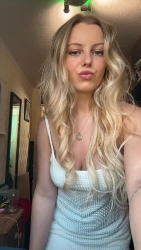 Mai Summers Nagie wycieki OnlyFans zdjęcie 1