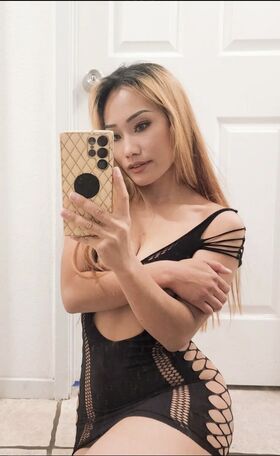 Mai V Yang Nude Leaks OnlyFans Photo 1
