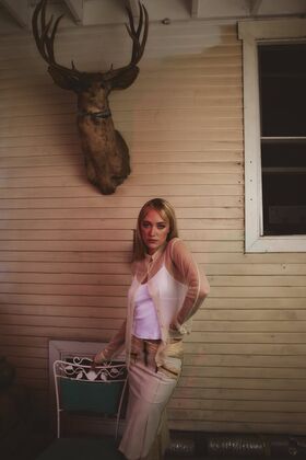 Maika Monroe Nude Leaks OnlyFans Photo 106