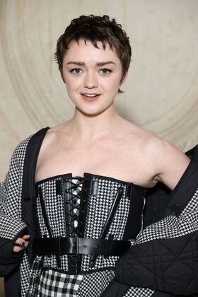 Maisie Williams Nude Leaks OnlyFans Photo 58
