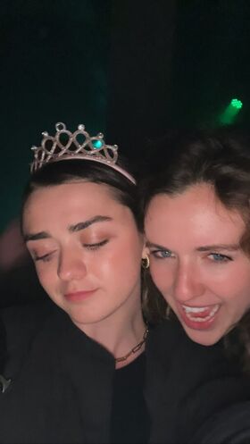 Maisie Williams Nude Leaks OnlyFans Photo 77