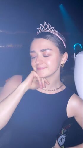 Maisie Williams Nude Leaks OnlyFans Photo 79