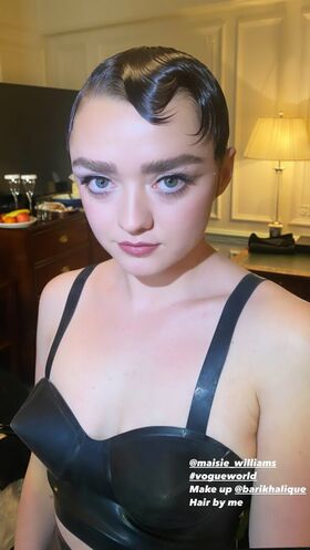 Maisie Williams Nude Leaks OnlyFans Photo 91