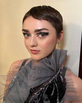 Maisie Williams Nude Leaks OnlyFans Photo 148