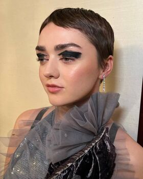 Maisie Williams Nude Leaks OnlyFans Photo 149