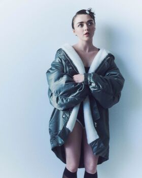 Maisie Williams Nude Leaks OnlyFans Photo 190