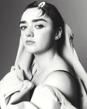 Maisie Williams Nude Leaks OnlyFans Photo 191
