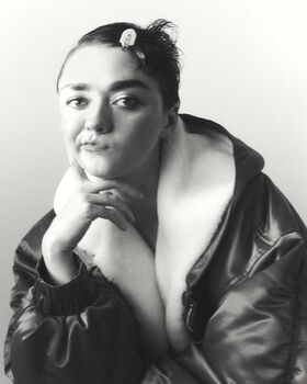 Maisie Williams Nude Leaks OnlyFans Photo 192