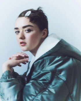 Maisie Williams Nude Leaks OnlyFans Photo 193