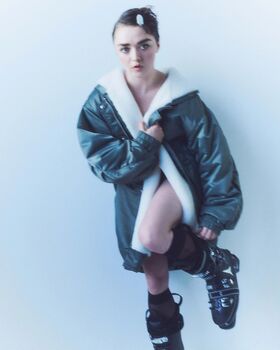 Maisie Williams Nude Leaks OnlyFans Photo 194