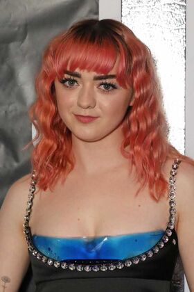 Maisie Williams Nude Leaks OnlyFans Photo 204