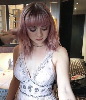 Maisie Williams Nude Leaks OnlyFans Photo 232
