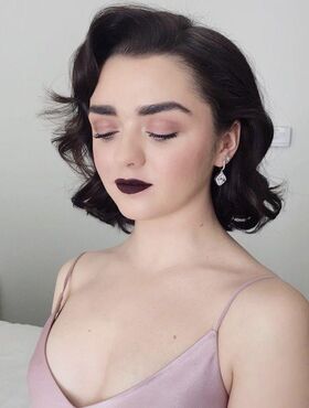 Maisie Williams Nude Leaks OnlyFans Photo 273