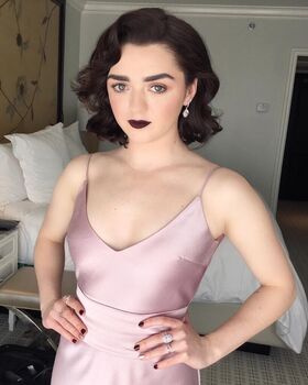 Maisie Williams Nude Leaks OnlyFans Photo 283