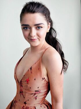 Maisie Williams Nude Leaks OnlyFans Photo 296