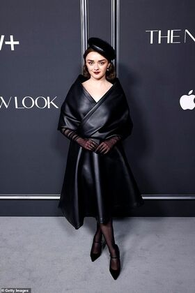 Maisie Williams Nude Leaks OnlyFans Photo 392
