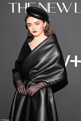 Maisie Williams Nude Leaks OnlyFans Photo 393